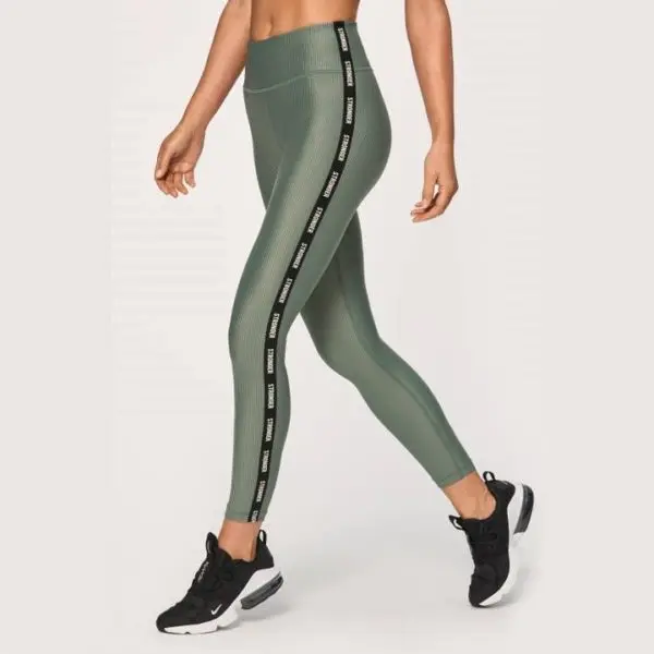 Stronger-Leggings-Review-9-600x600.webp
