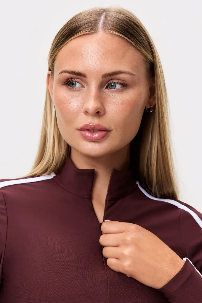 STRONGER-U925_1058-Signature Stripe Half Zip_Port Royal-03.webp