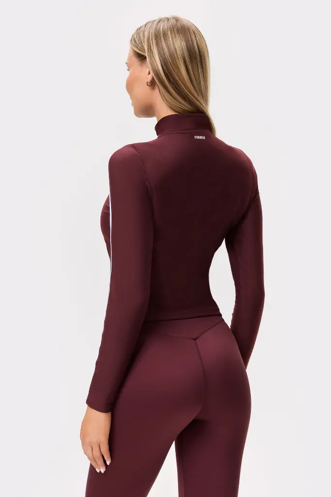 STRONGER-U925_1058-Signature Stripe Half Zip_Port Royal-02.webp