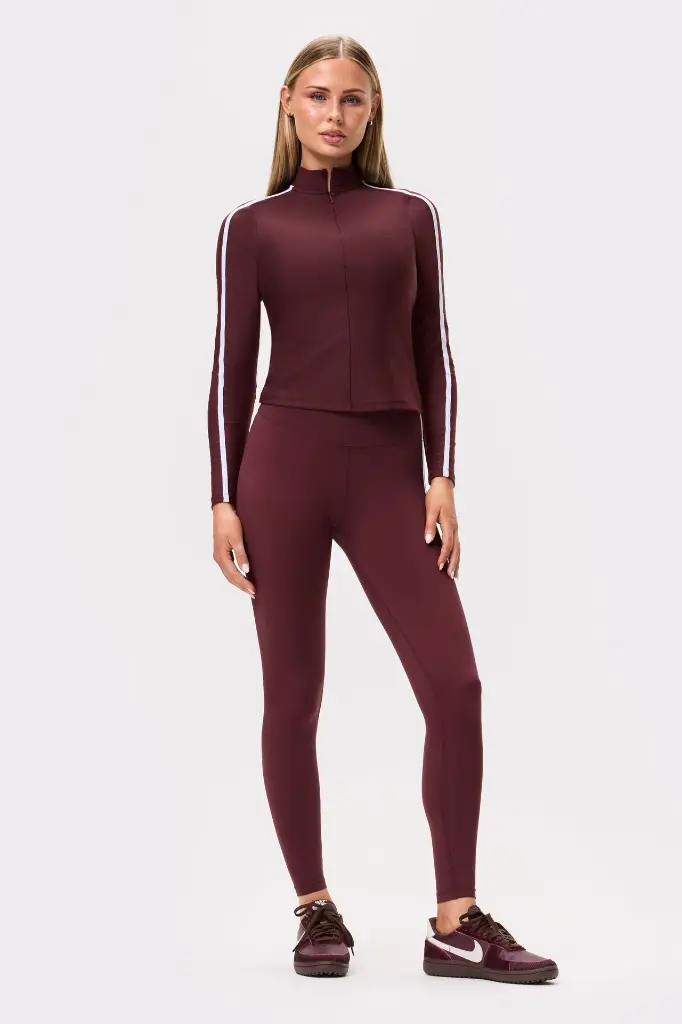 STRONGER-U925_1058-Signature Stripe Half Zip_Port Royal-04.webp