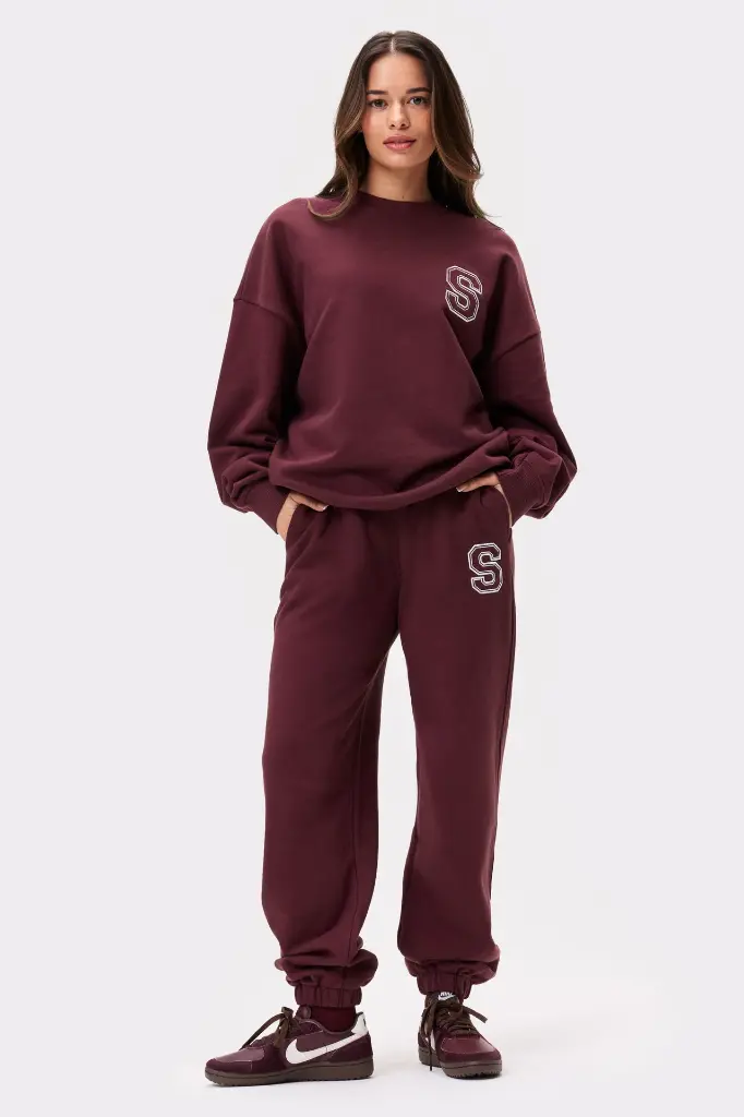 STRONGER-U990_1058-Essential Sweatshirt_Port Royal-05.webp