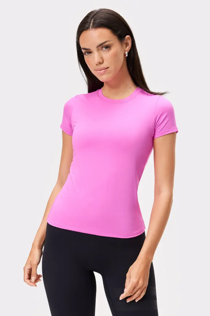 STRONGER-U851_8040-The One T-shirt_Magenta-06.webp