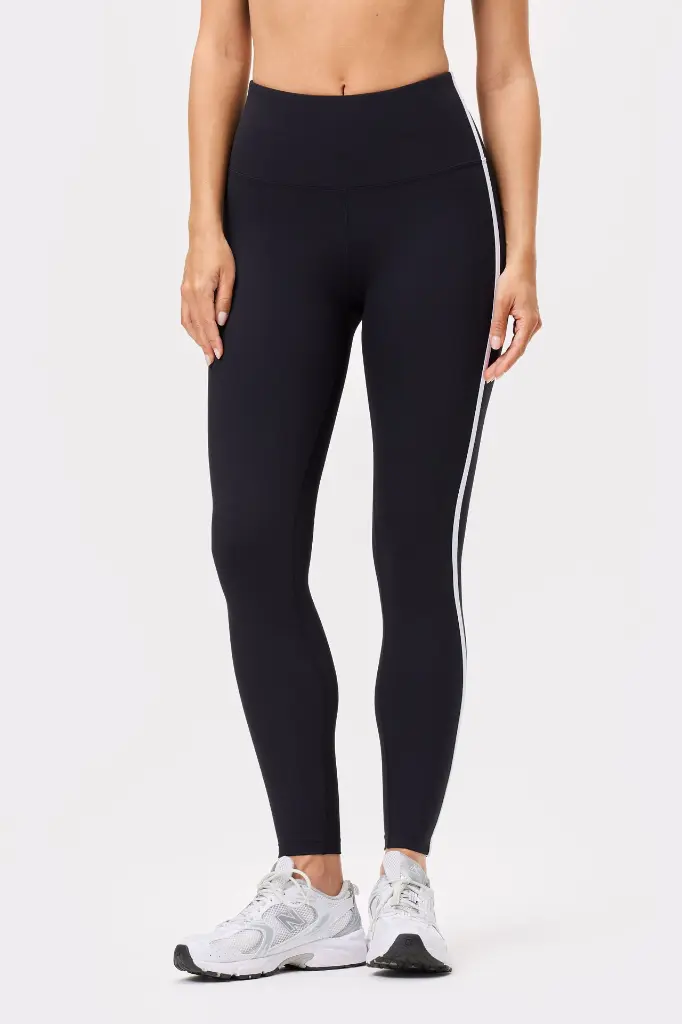 STRONGER-L921_9999-Signature Stripe Leggings_Black-02.webp