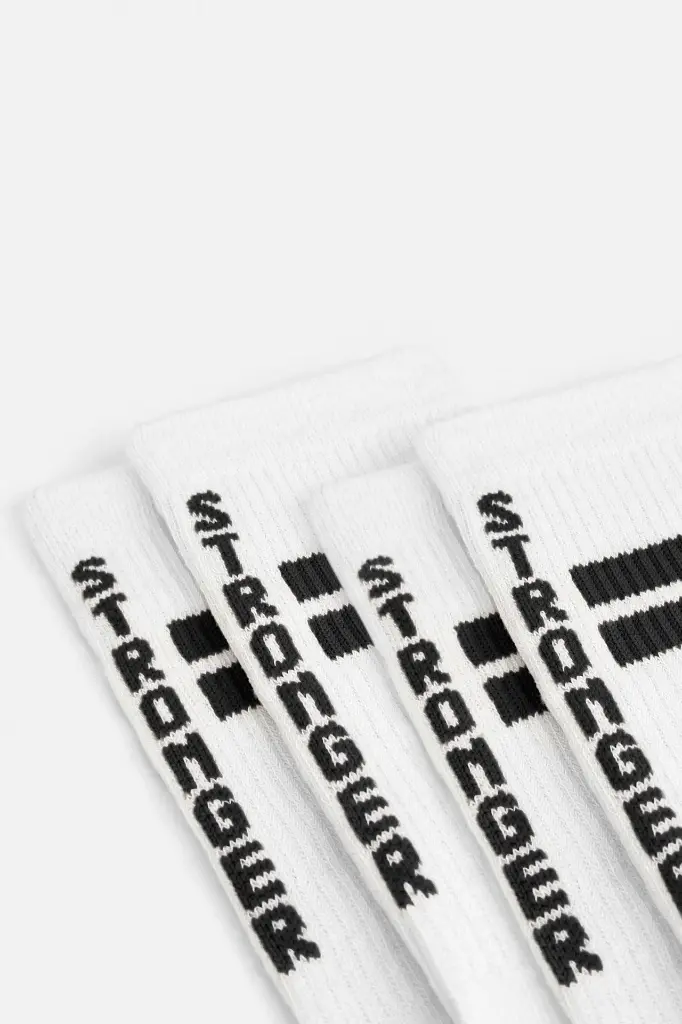 STRONGER-1665_1000-Stride Socks_White-01.webp