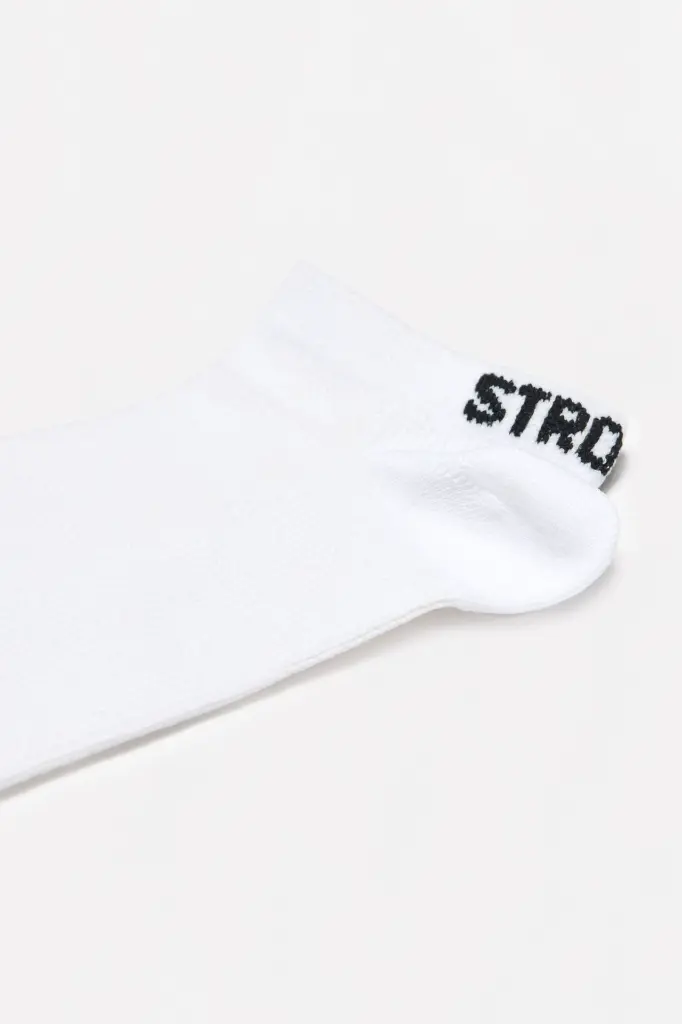 STRONGER-7777-35_1000-Sporty Socks_White-02.webp