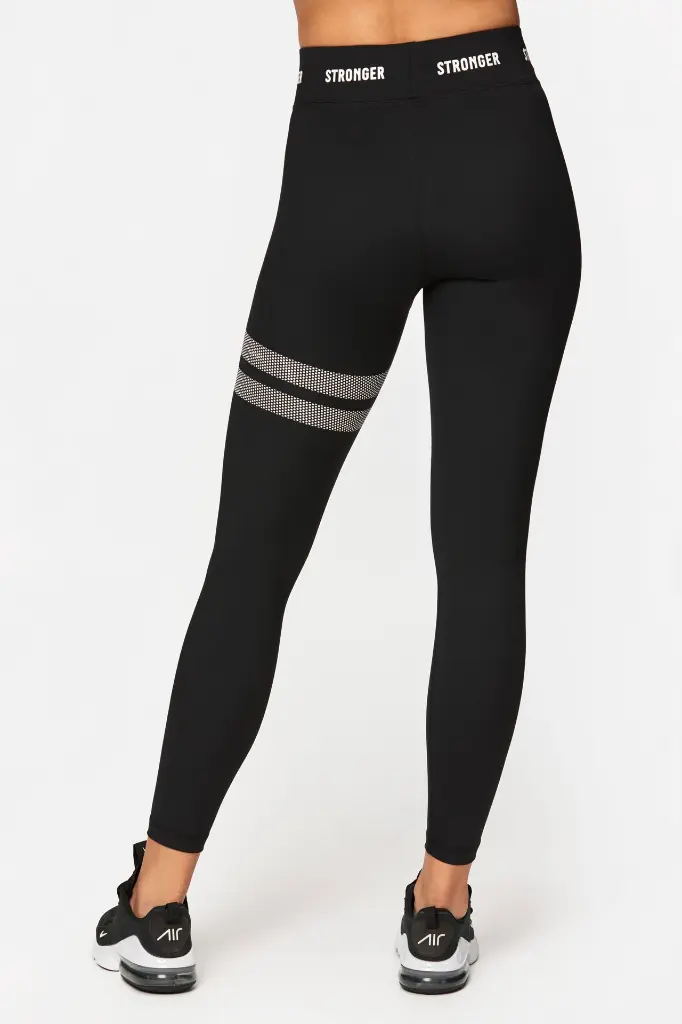 STRONGER-1667_9999-Hero Leggings_Black-03.webp