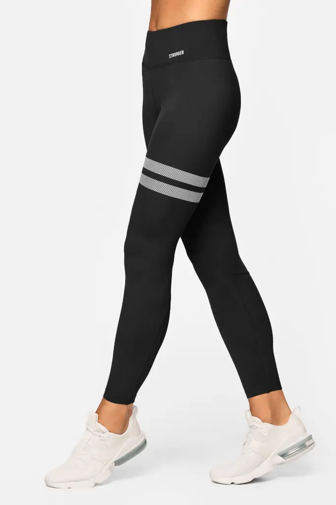 STRONGER-1554_9999-Power Leggings_Black-02.webp