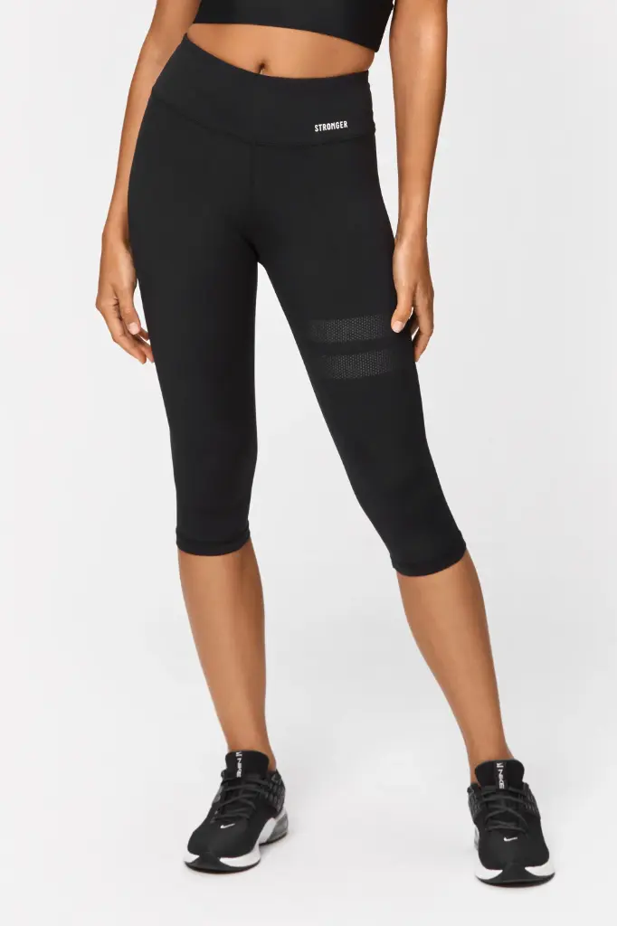 [STR656-S-ZW] Stronger Signature Capri Legging Black (S)