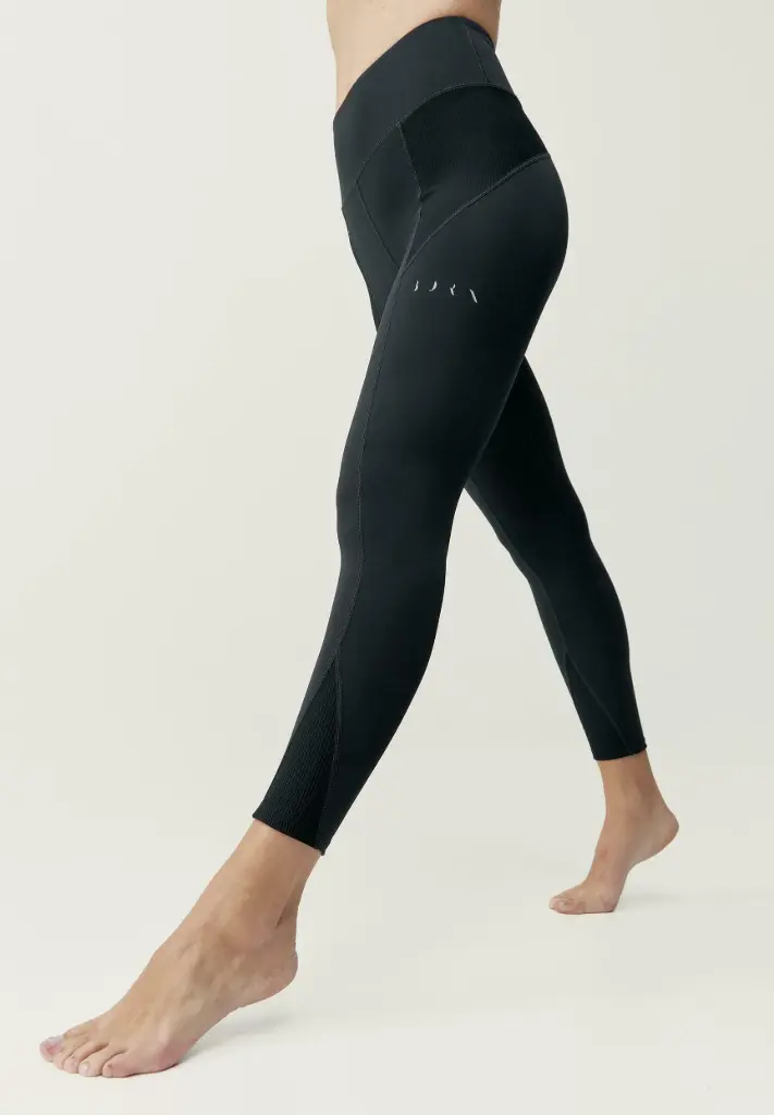 [BLY44-S-ZWA] Born Living Yoga Legging Reka Black  (S)