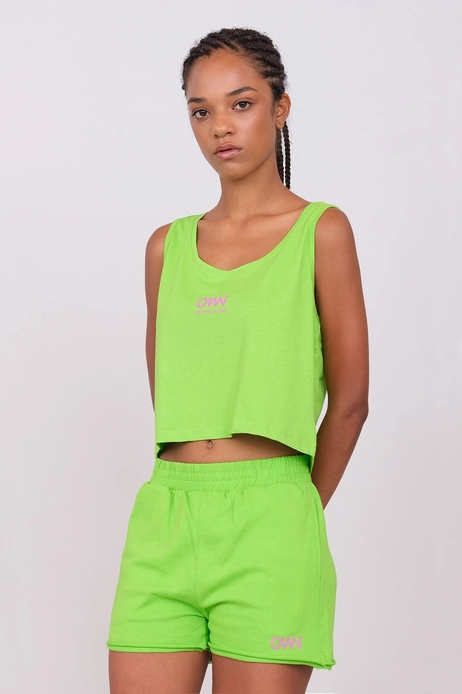 Set aus Shorts und bauchfreiem Top grün