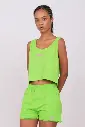 Set aus Shorts und bauchfreiem Top grün