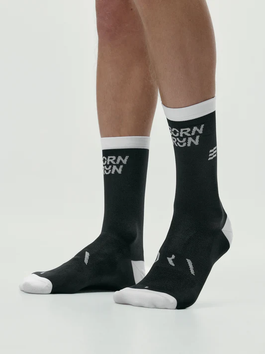 [BLYR11-37/39-ZW] Born Living Yoga Run Socks Black / White (37/39)