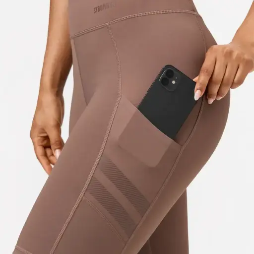 Stronger - bike short deep taupe